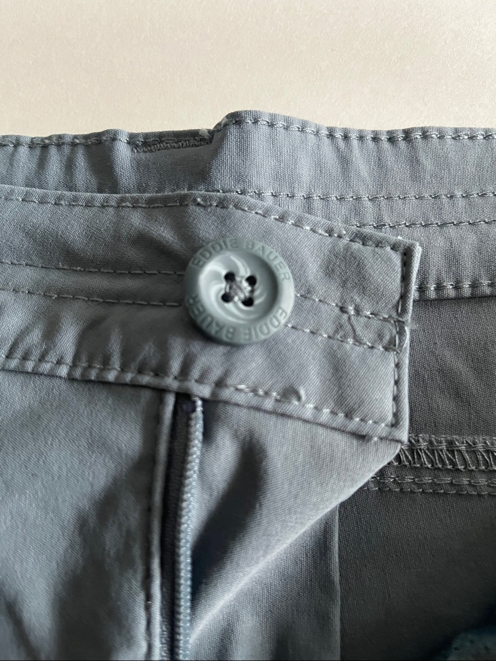 Eddie Bauer Women’s Grey Shorts size 12 - Picture 4 of 14
